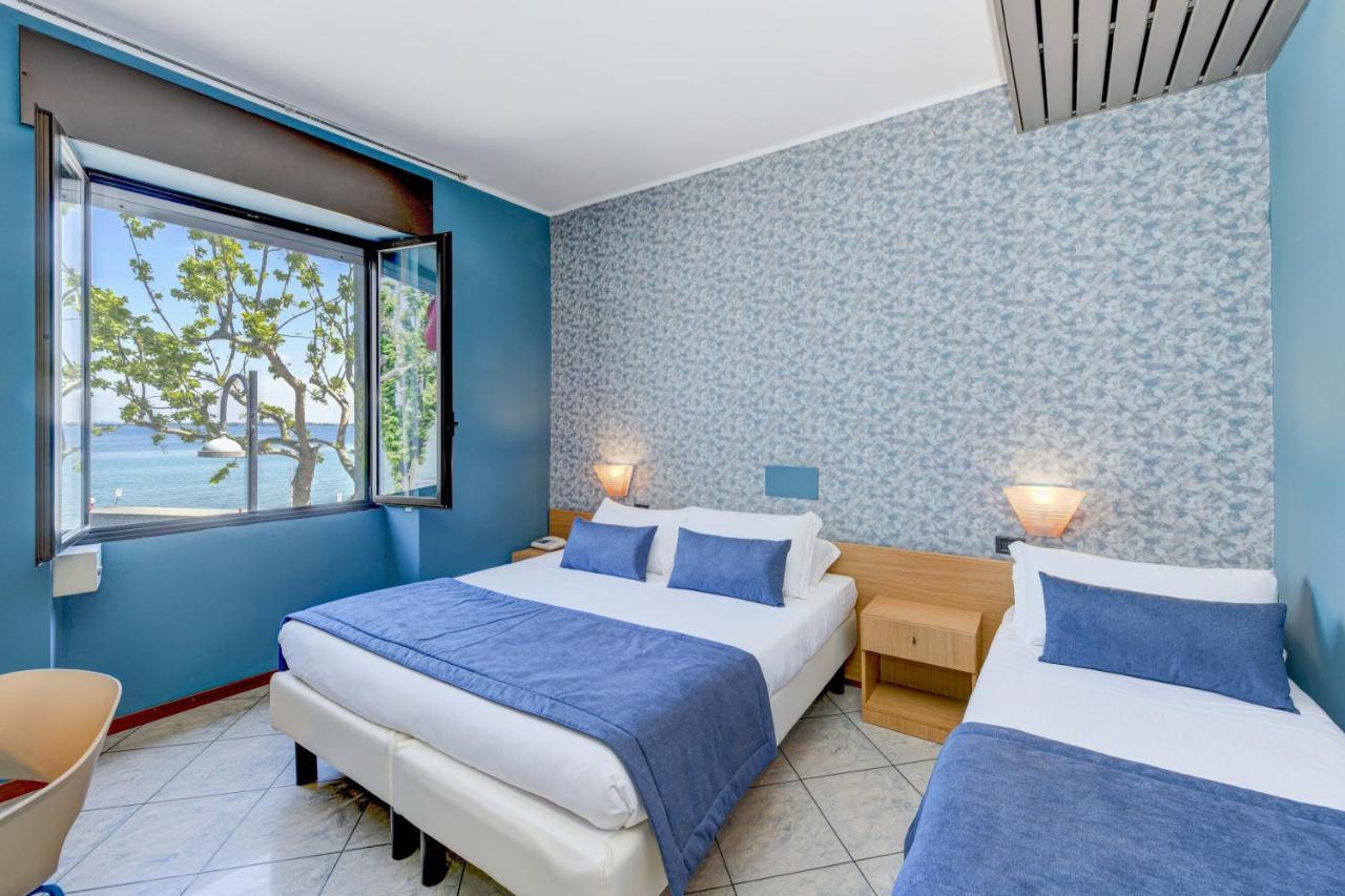 Hotel Aurora Дезенцано-дель-Гарда Екстер'єр фото